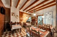 A restaurant or other place to eat at Hotel Casa Ceremines