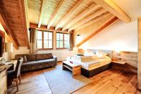 Posezení v ubytování Hotel Dorfstadl