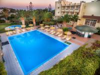 Bazén v ubytovaní Tylissos Beach Hotel - Adults Only alebo v jeho blízkosti