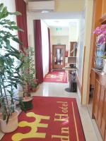 The lobby or reception area at Hotel Haydn