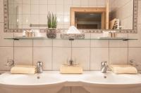 A bathroom at Hotel Kristall