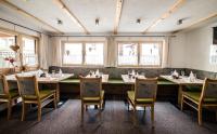 A restaurant or other place to eat at Hotel Kristall