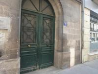 Facaden eller indgangen til Chambre d&#39;h&ocirc;tes La grotte de Voltaire