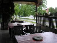 Reštaurácia alebo iné gastronomické zariadenie v ubytovaní Guesthouse Zeko