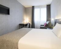A bed or beds in a room at Ilunion Bel-Art