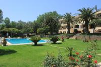 Bazén v ubytovaní Fiori Hotel alebo v jeho blízkosti