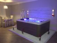 Gallery image of La Paillote Exotique Spa in Beaucaire