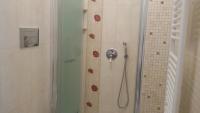 A bathroom at Daphnae House