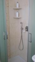 A bathroom at Daphnae House