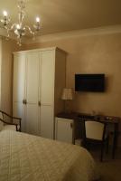 A television and/or entertainment centre at Daphnae House
