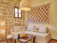 Posedenie v ubytovaní Helios Garden Boutique Apartments