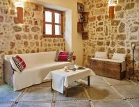 Posedenie v ubytovaní Helios Garden Boutique Apartments