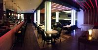 Reštaurácia alebo iné gastronomické zariadenie v ubytovaní Sunset Split Rooms
