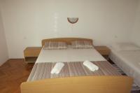 Posteľ alebo postele v izbe v ubytovaní Terrace apartment Beba - Pag