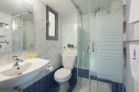 Kúpeľňa v ubytovaní Lilia Hotel