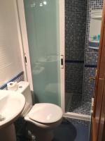 A bathroom at Os Arroxos