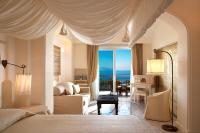 Jumeirah Capri Palaceにあるベッド