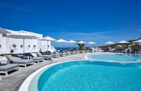 Bazén v ubytování De Sol Hotel & Spa nebo v jeho okolí