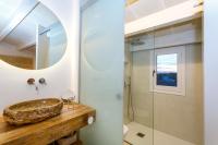 A bathroom at Hotel S'Estil-let