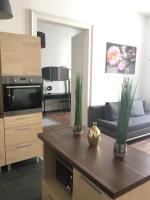 Kuchyňa alebo kuchynka v ubytovaní Gozsdu Entertainment District Apartment