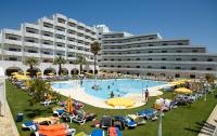 Bazén v ubytování Hotel Apartamento Brisa Sol nebo v jeho okolí