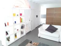 A bed or beds in a room at Cassari UpArtments