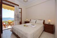 A bed or beds in a room at Alexandra Studios
