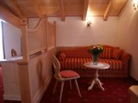 A seating area at Hotel El Mondin