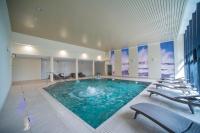 Basen w obiekcie SeaPark Hotel Wellness & Spa lub w pobliżu