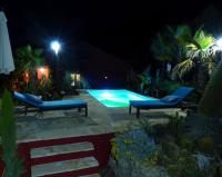 Bazén v ubytovaní Villa Tropica, total privacy, tropical garden and private pool alebo v jeho blízkosti