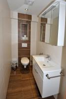 A bathroom at Sunshine Apartments - Great Mountain View
