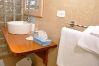 Allamanda Hotelにあるバスルーム