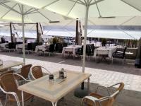 Reštaurácia alebo iné gastronomické zariadenie v ubytovaní Hostal Meson la Cadena