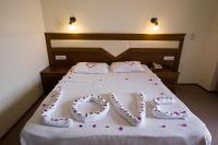 Postel nebo postele na pokoji v ubytování Valeri Beach Hotel