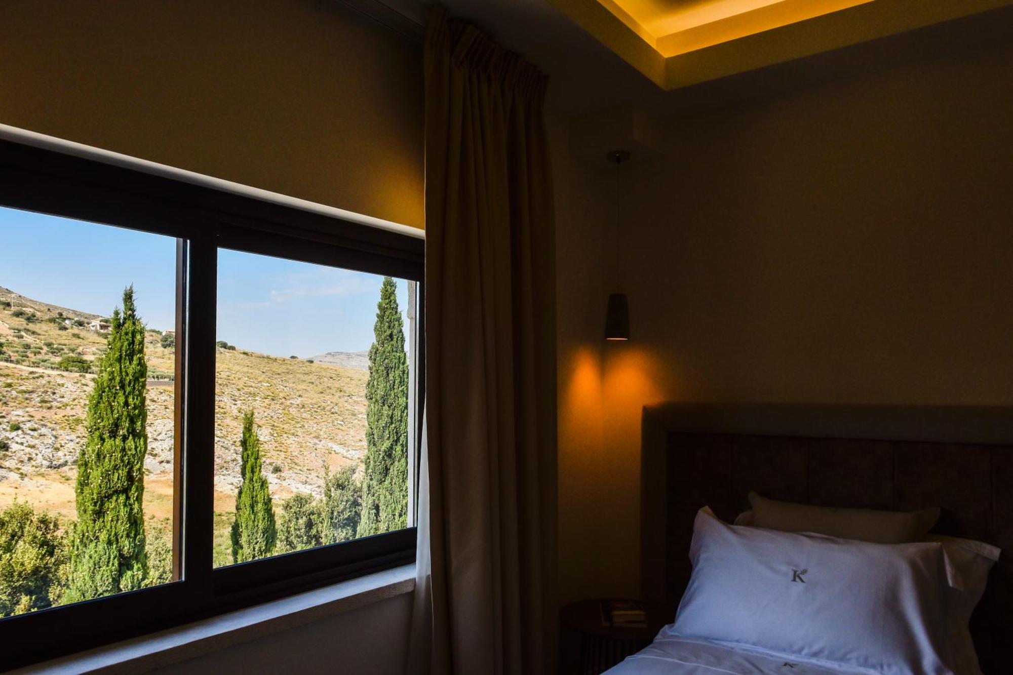 Kete Deluxe Rooms