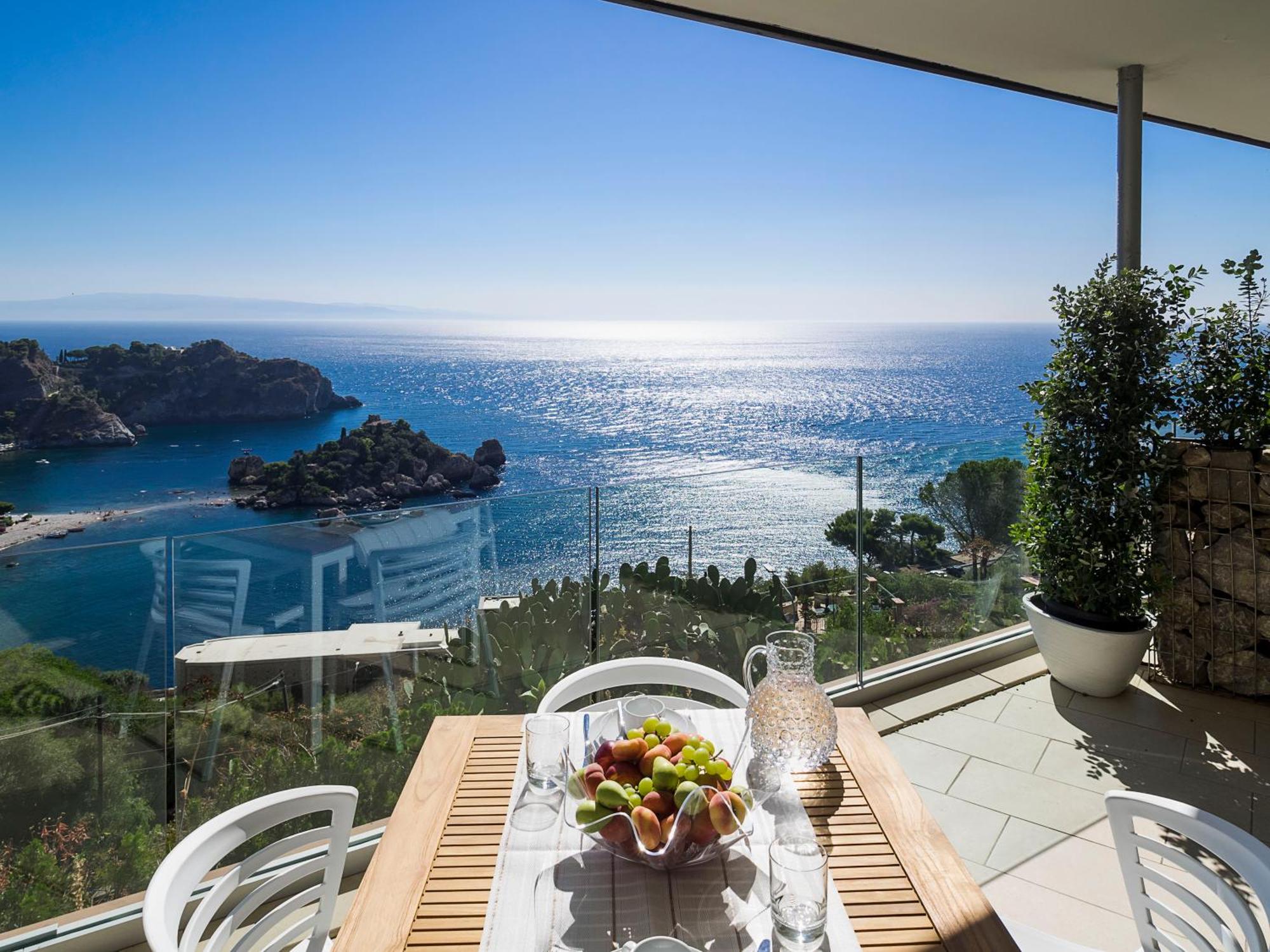 Isola Bella Infinity Suites