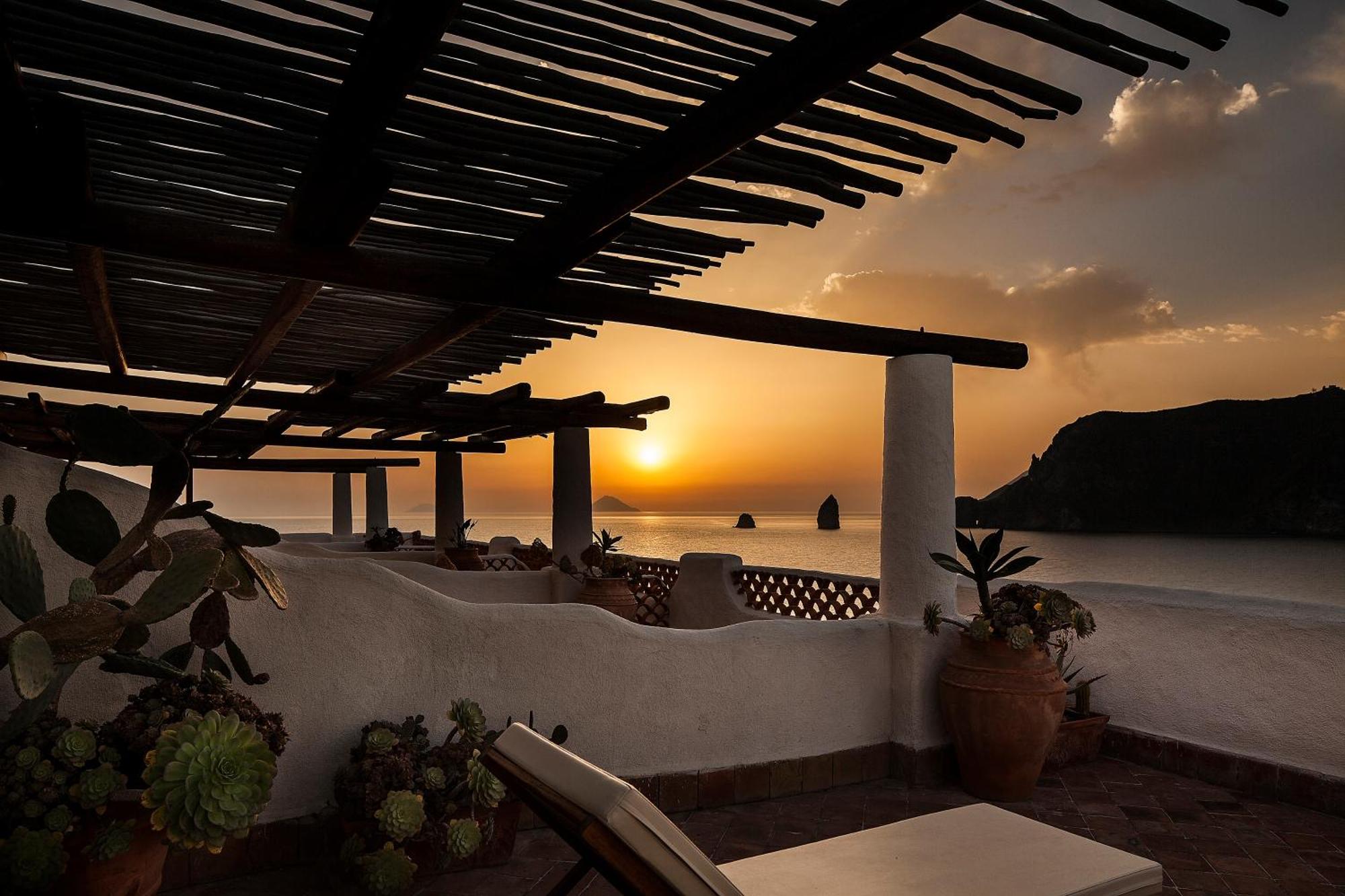 Therasia Resort Sea and SPA - The Leading Hotels of the World