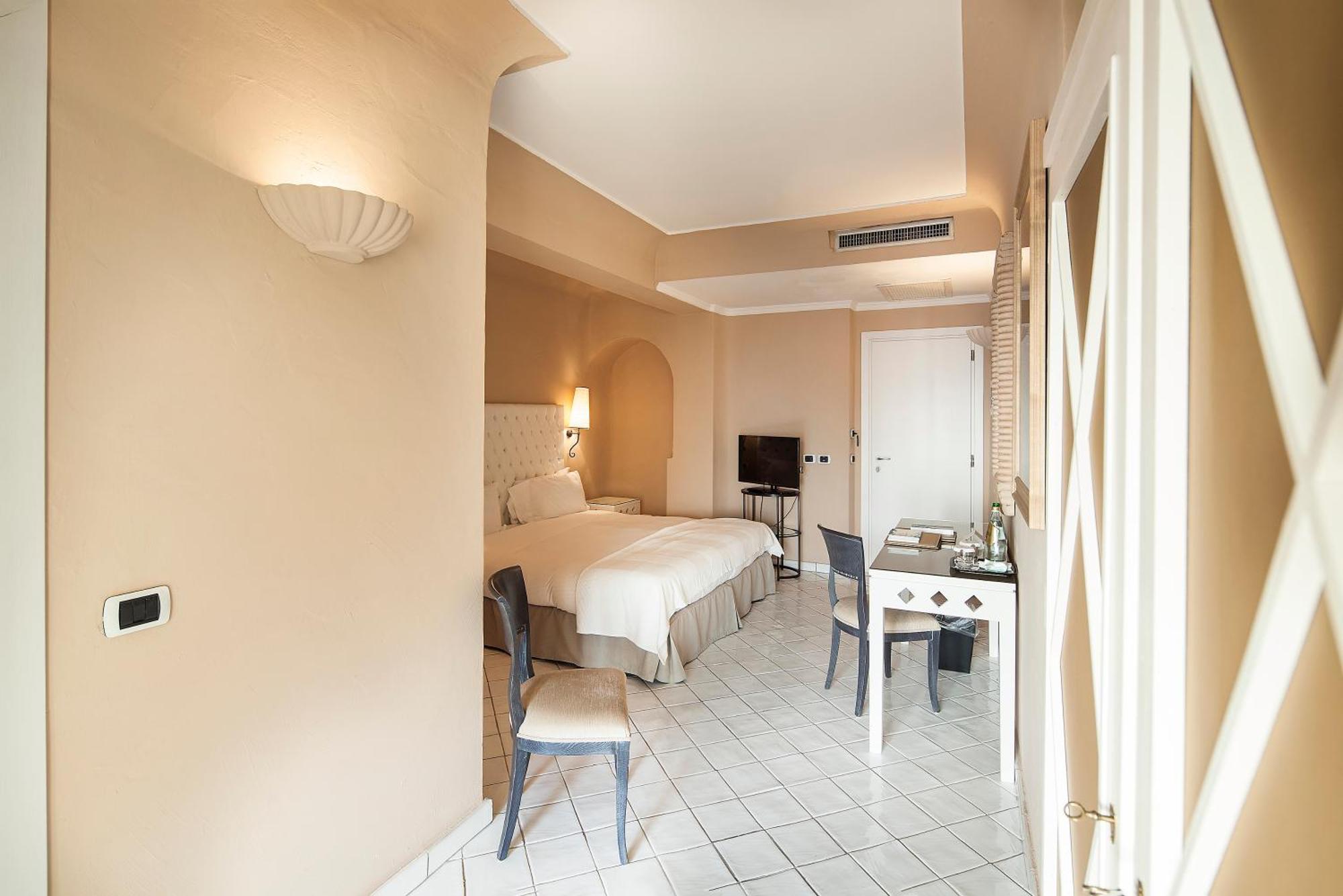 Therasia Resort Sea and SPA - The Leading Hotels of the World