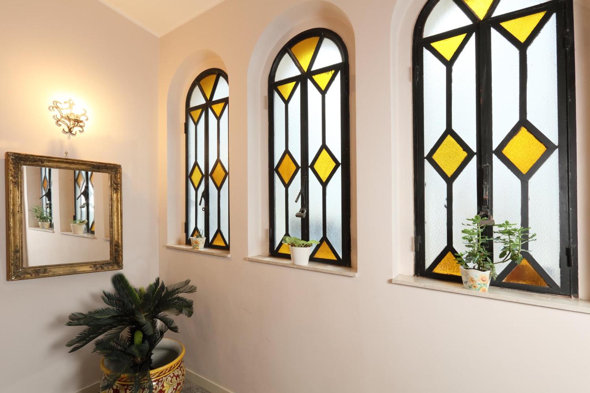 Porta Di Mezzo Luxury Suites & Rooms