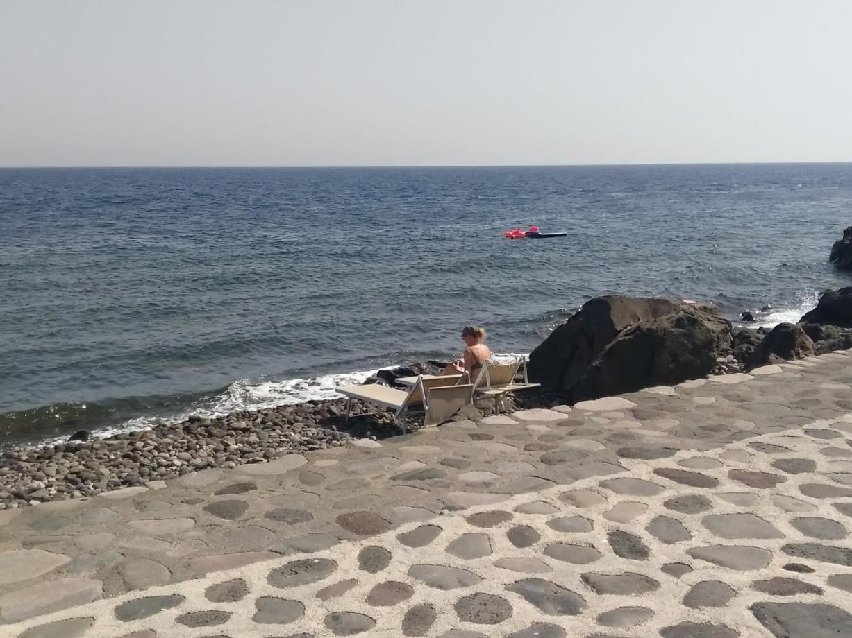 Alicudi Giardino dei Carrubi- al gradino 365