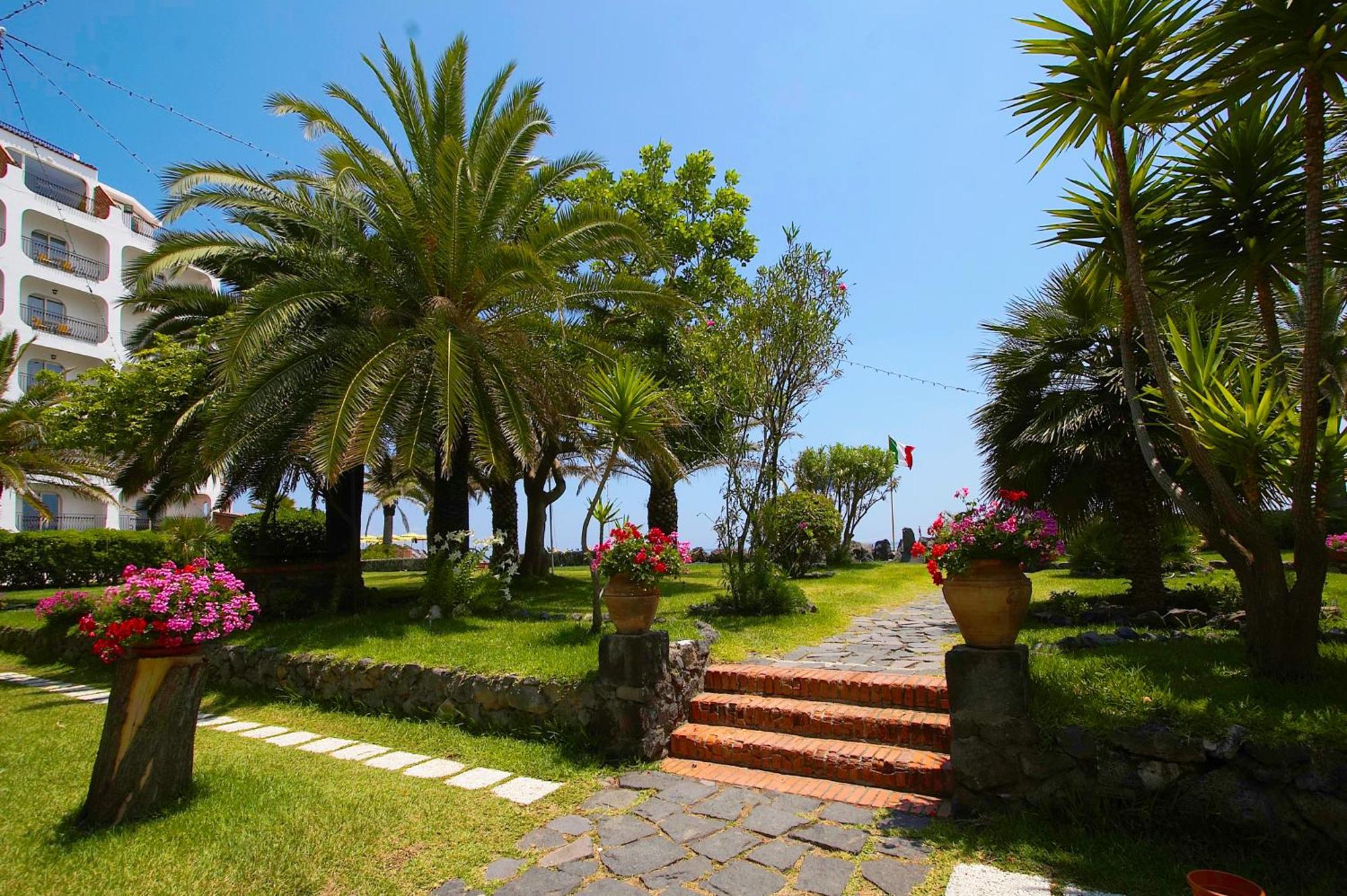 Delta Hotels by Marriott Giardini Naxos