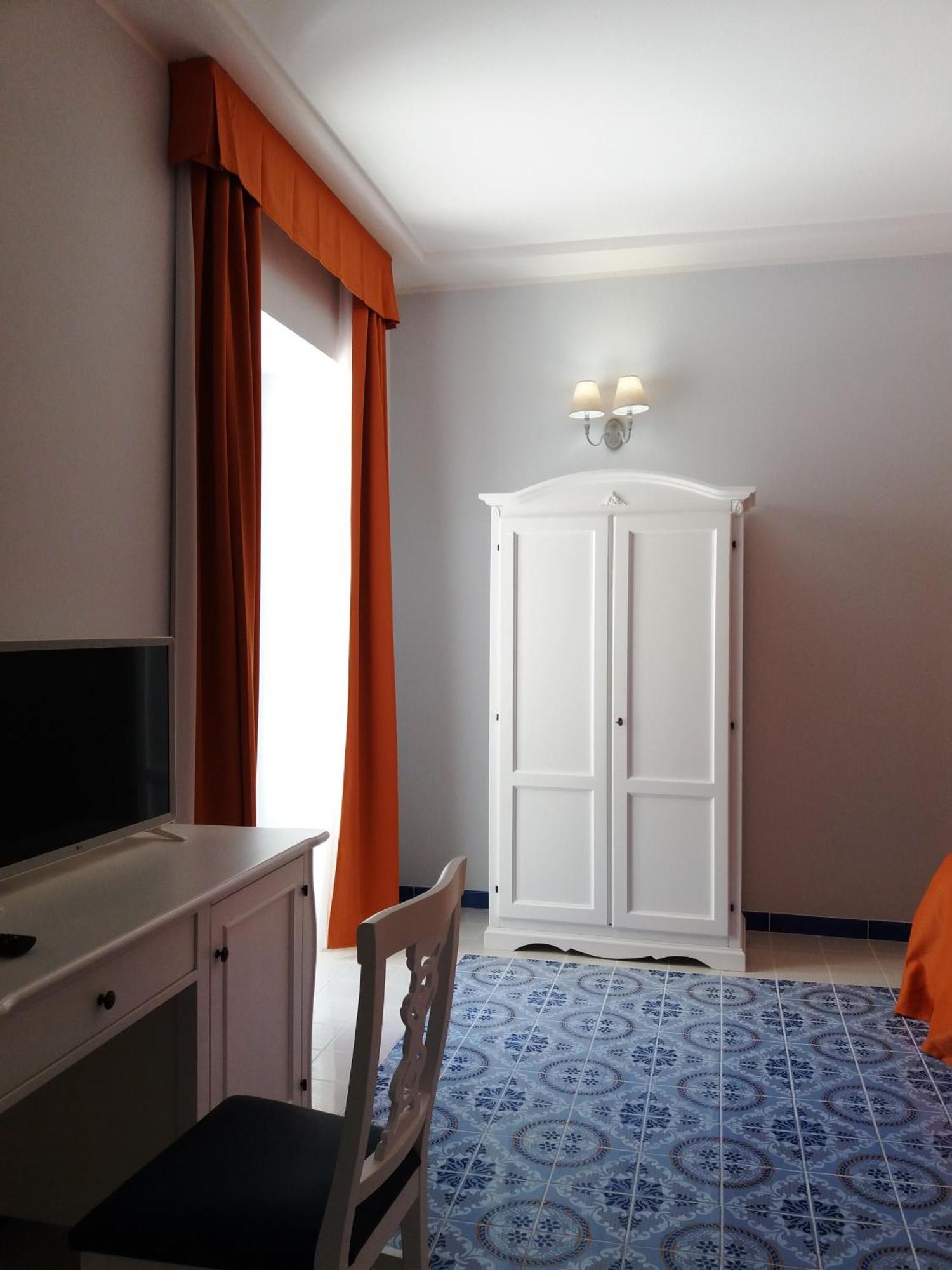Odysseus Hotel