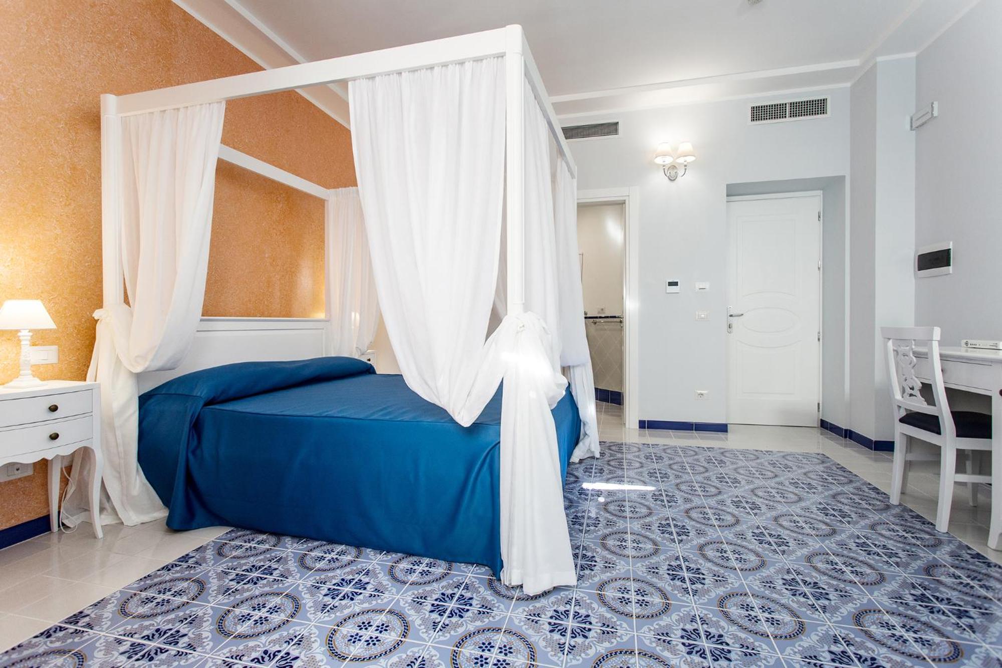 Odysseus Hotel