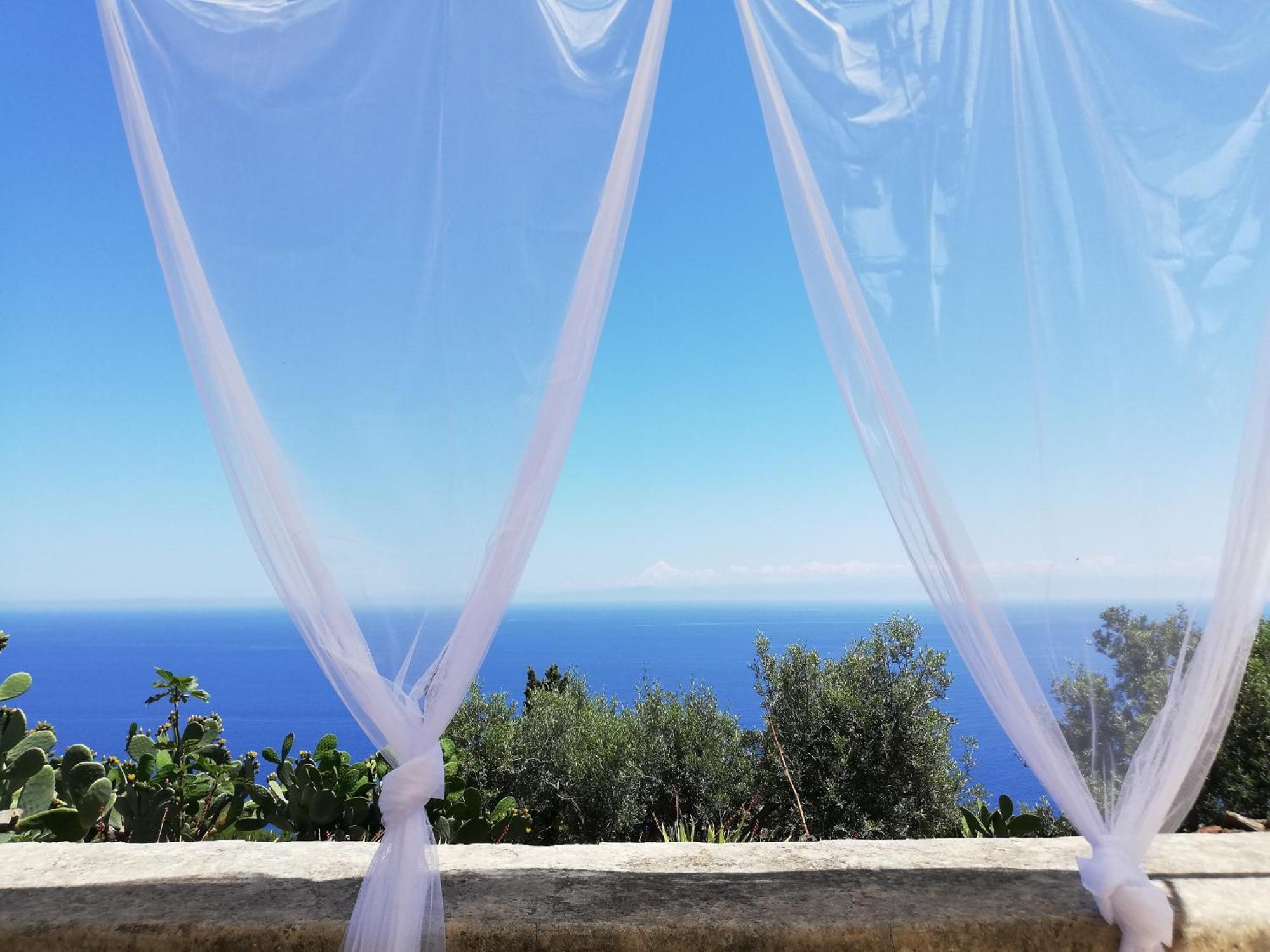 Alicudi Giardino dei Carrubi- al gradino 365