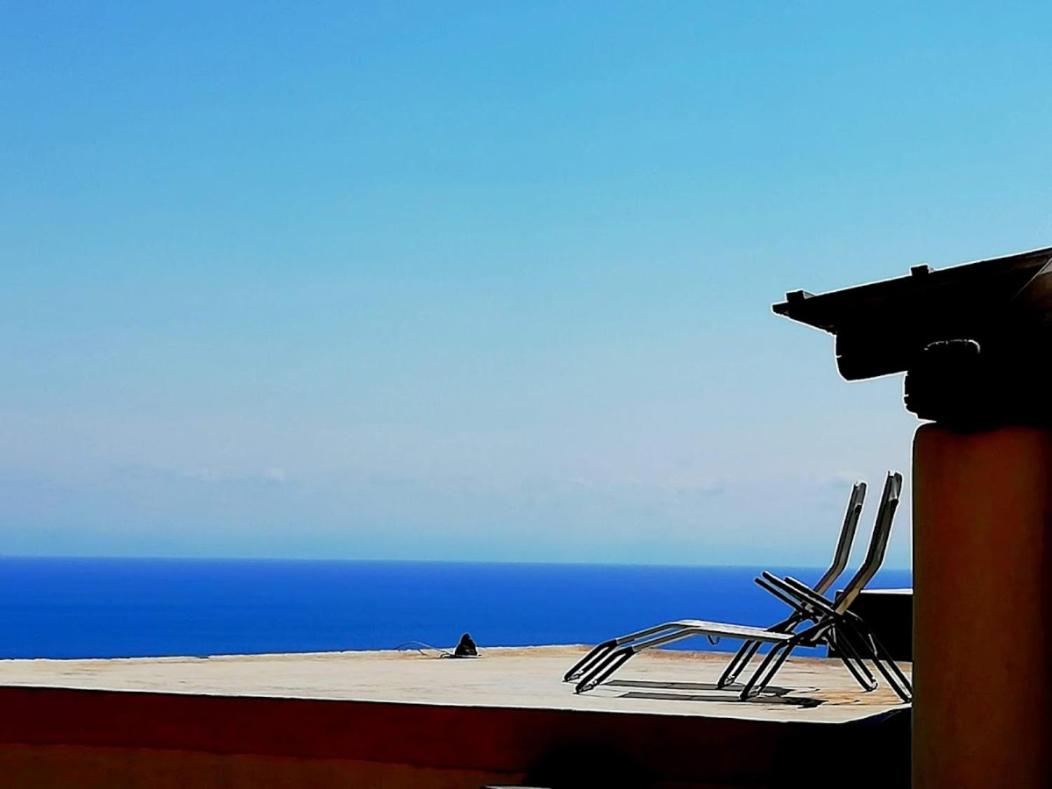 Alicudi Giardino dei Carrubi- al gradino 365