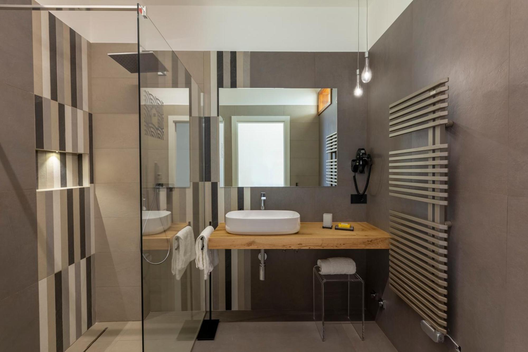 Qui Vicino boutique rooms and suites