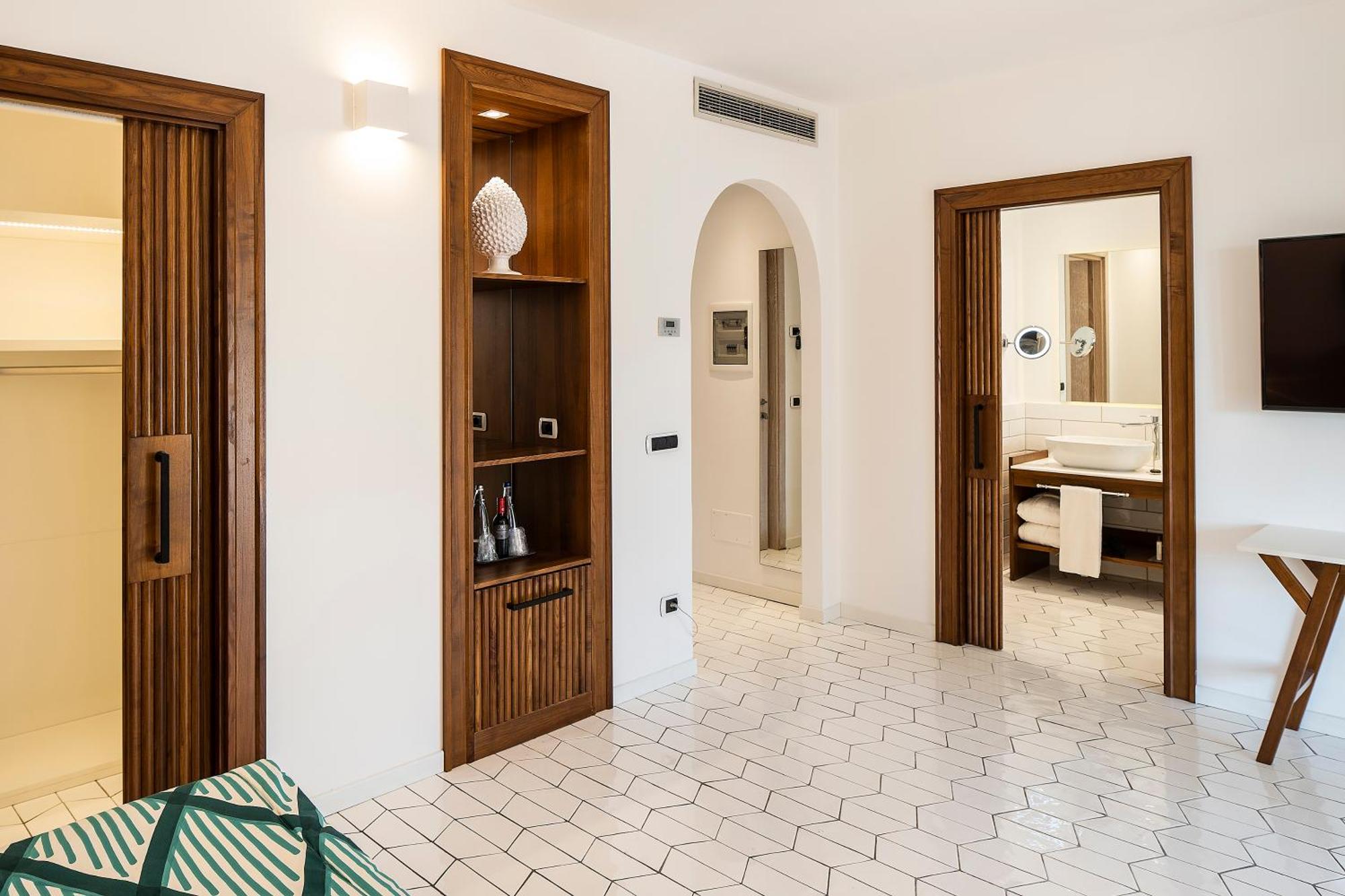 Therasia Resort Sea and SPA - The Leading Hotels of the World
