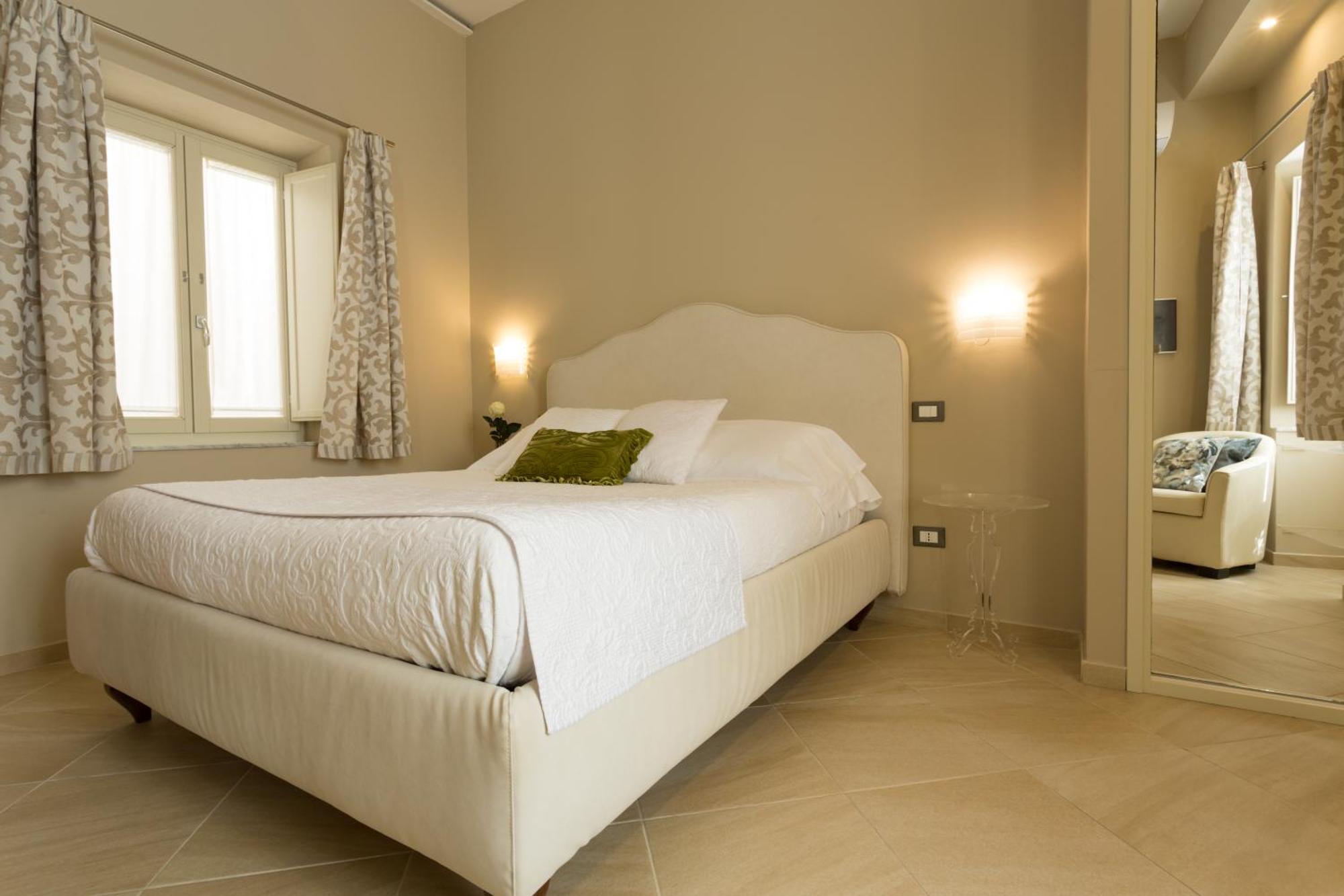 Maecò Ortigia B&B