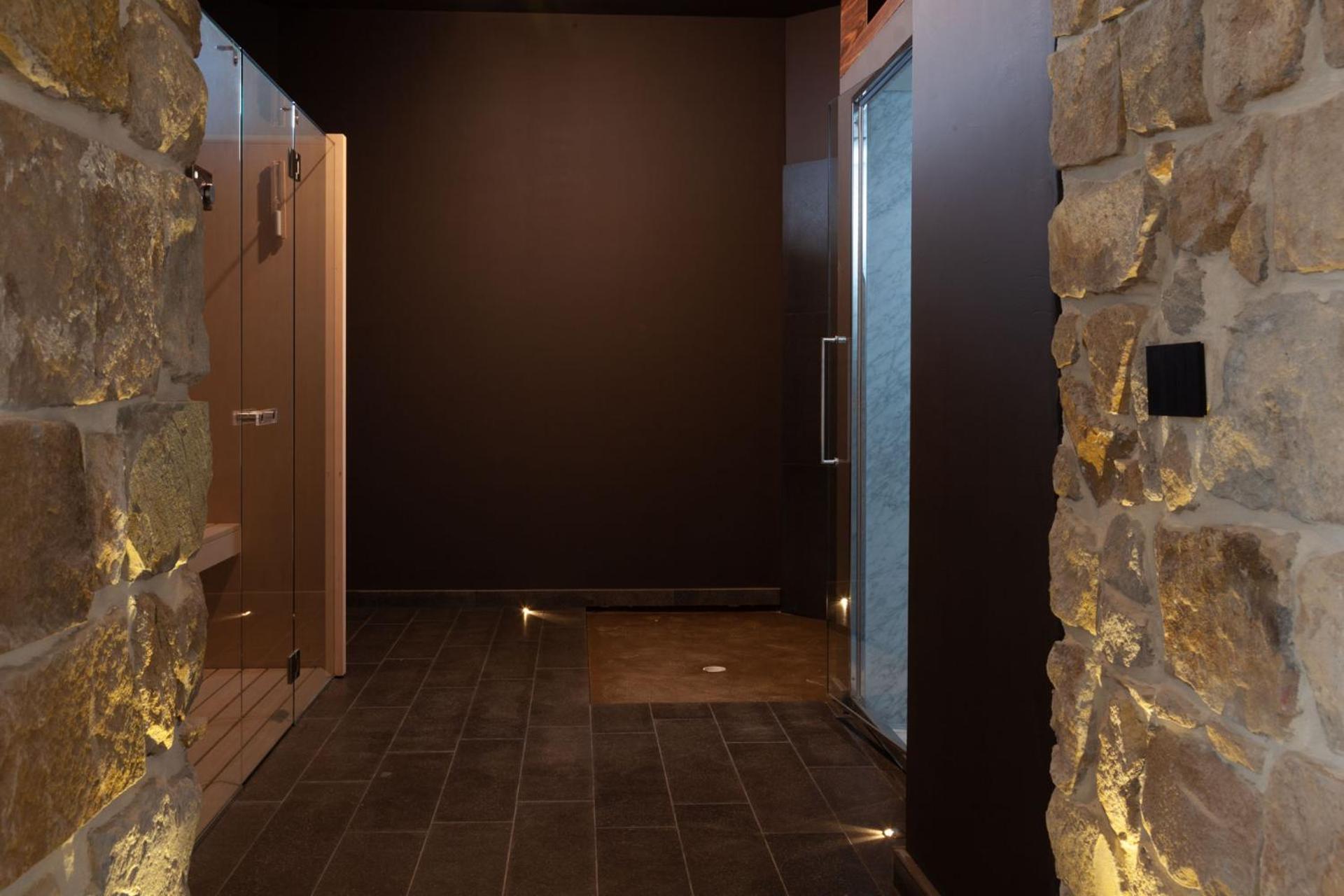 Maina Country Resort