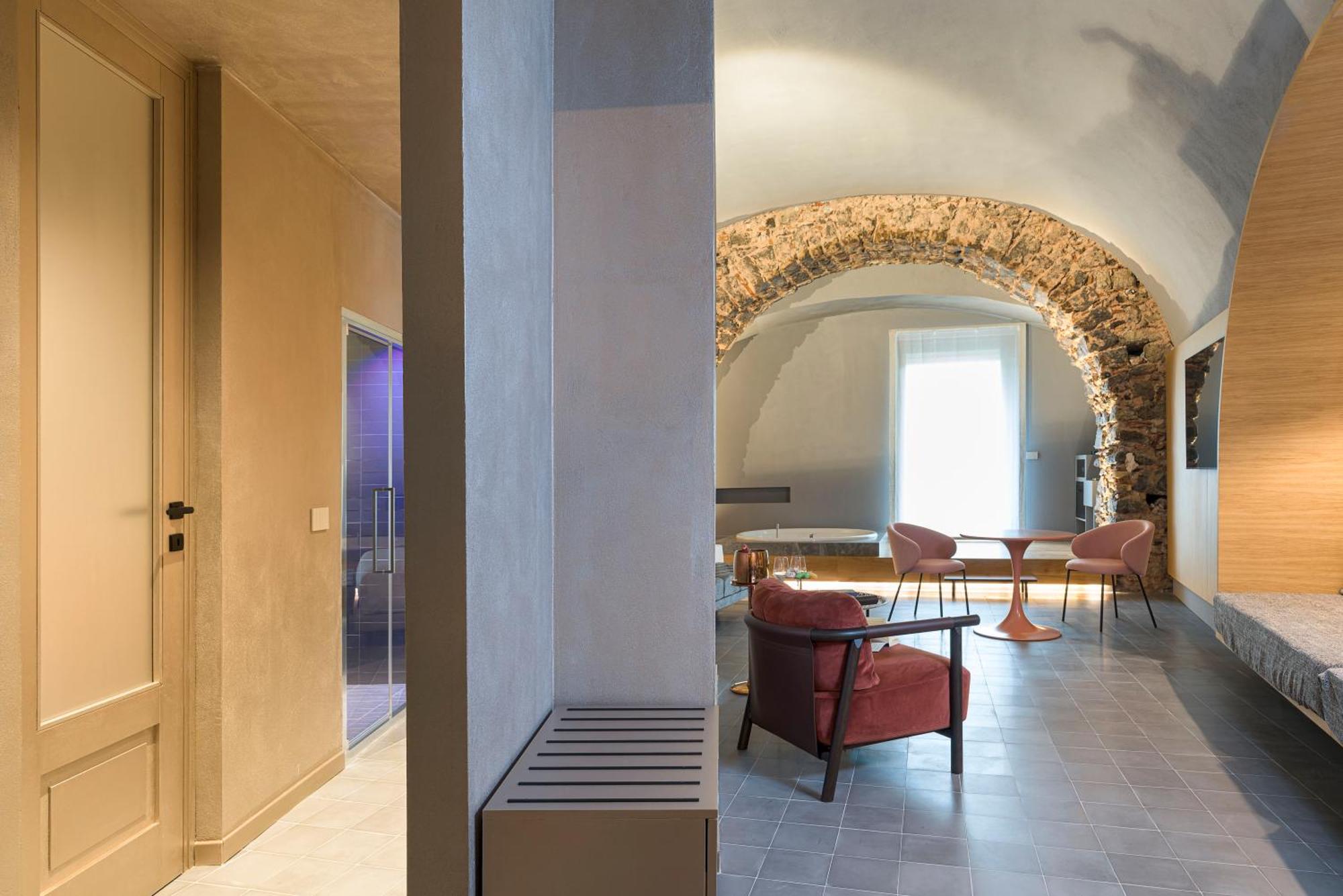 BASTIÒ PRIVATE SUITES